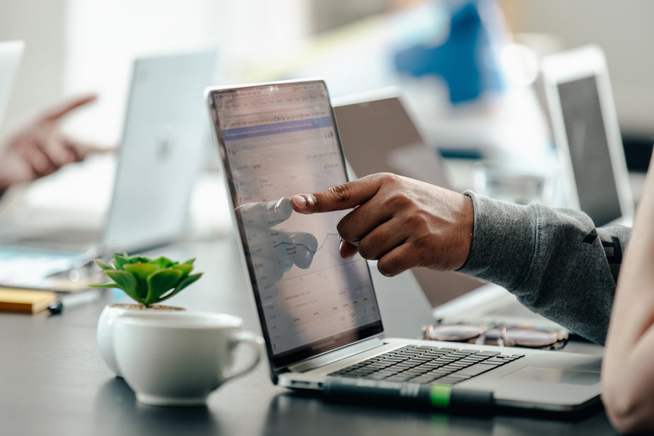 Configurar y gestionar Google Analytics.